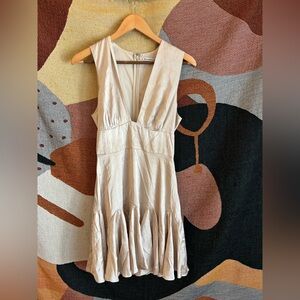 Elegant Beige Sleeveless Dress